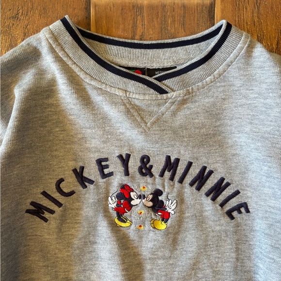 Vintage Y2K Mickey & Minnie Disney Sweater - Picture 2 of 3